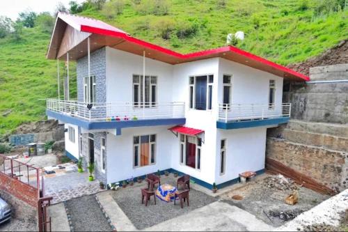 Kandaghat Cabine | Atulyam Farms and Stay