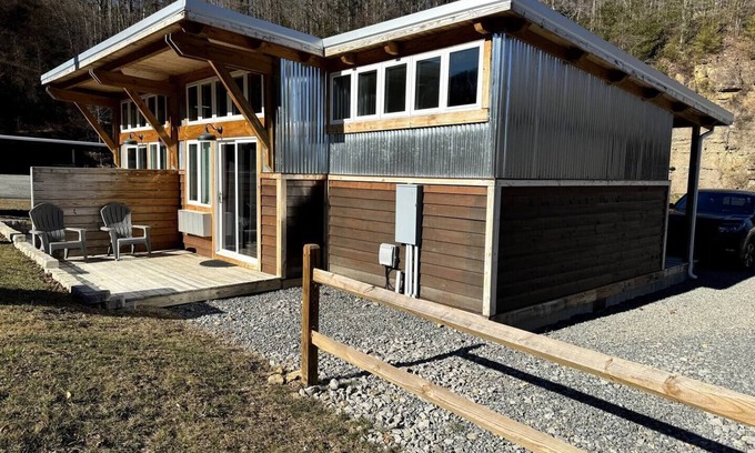 Bramwell Cabine | ATV TrailCamp: Kelly's Quarters-- Just seconds from the HMT Pocahontas Trailhead!