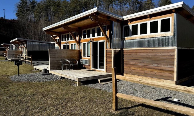 Bramwell Cabine | ATV TrailCamp: W.T.'s Dive-- Just seconds from HMT Pocahontas Trailhead!