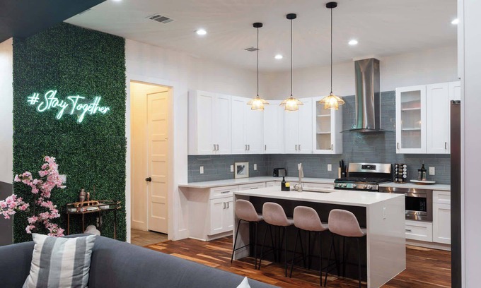 MLK Maison | ATX Paradise Palace S