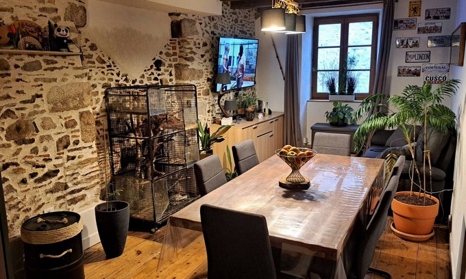 Saint-Leonard-de-Noblat Maison | Maison atypique médiévale