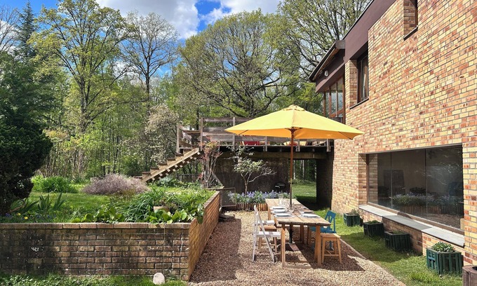 Saint-Hilarion Maison | Maison atypique au cœur de la forêt