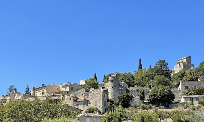 Le Poet-Laval Maison | Maison atypique dans un des plus beaux villages de la Drôme : le Poët Laval