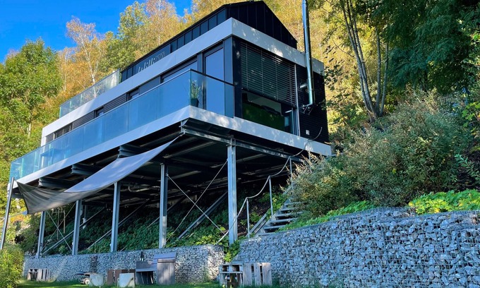 Ortsmitte Maison | Außergewöhnliches Ferienhaus in Hanglage, Zentral Gelegen