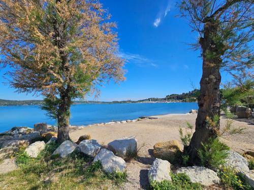 Saint-Chamas Appartement | Au bord de la digue
