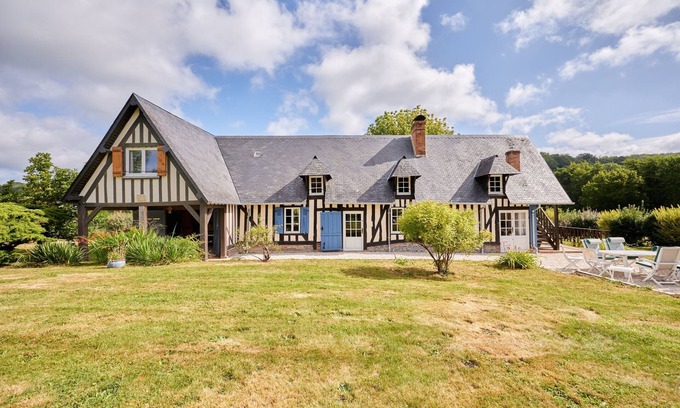 Livarot-Pays-d'Auge Maison | Au Cèdre Bleu - Longère avec Grand Jardin