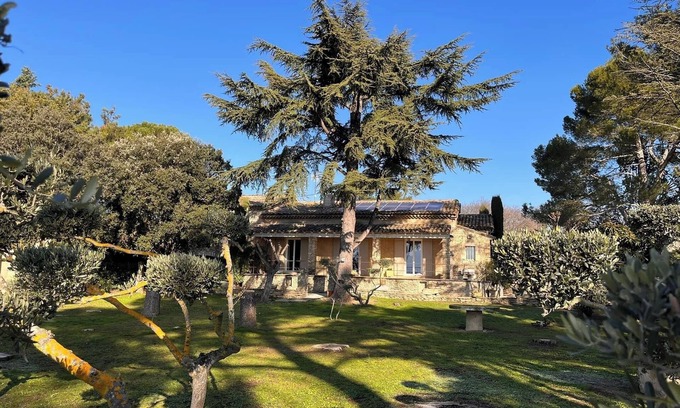 Cabrieres-d'Avignon Maison | Au cœur du Luberon, "l'Atelier de La Baronnie" charme absolu à 4km de Gordes.