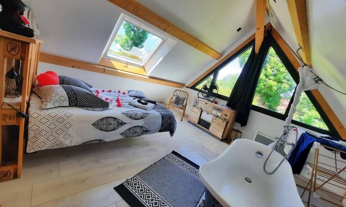 Lindry Appartement | au Calme Complet