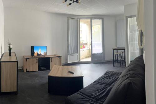 Bourges Appartement | Au calme Proche centre ville, jardin et commodités