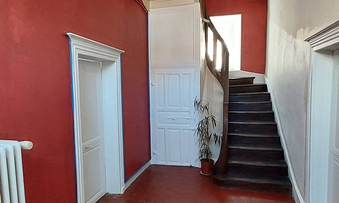 Chateaumeillant Appartement | au coeur du vignoble, dans une demeure de 1780, appartement 4 pièces vue chateau