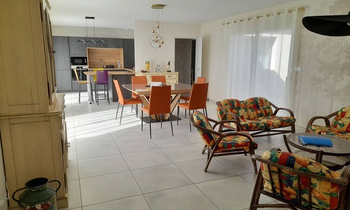 Saint-Pardoux-les-Cards Maison | AU FIL DES RÊVES, maison moderne idéale pour séjour en famille ou entre amis!