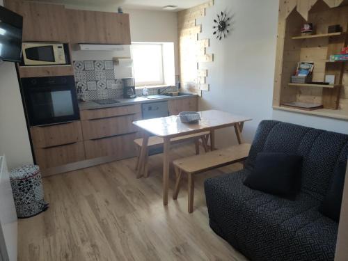 Travexin Appartement | AU MENILOIS entre Montagne et Forêt