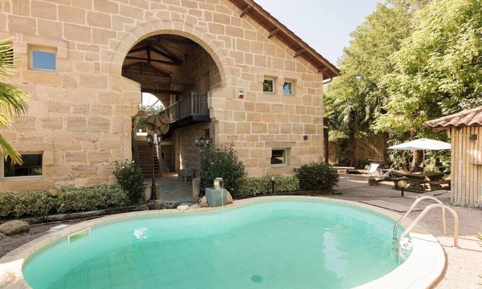 Lacapelle-Marival Maison | "Au Petit Grammont" Gîte de charme Ambroise, piscine et jacuzzi au cœur du Lot