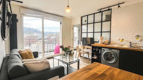 Vienne Appartement | Au petit Vélo de Vienne - Balcon, Vue Panoramique & Parking gratuit