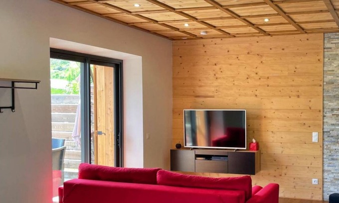 Saint-Pierre-d'Albigny Chalet De Ski | Au Pied de l'Arcluse Cosy chalet with panoramic views in Combe de Savoie