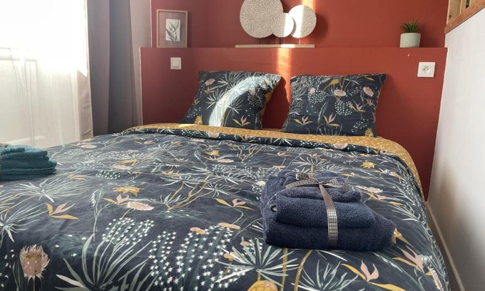 Chatellerault Appartement | Au repos de la Croix Rouge - Studios et Apt tout équipés - proche gare