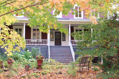 Saint-Pacome Hôtel | Auberge Comme au premier jour