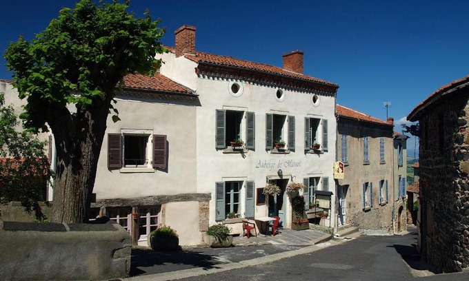 Usson Hôtel | Auberge De Margot