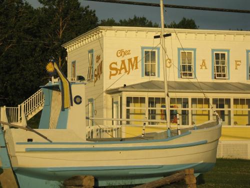 Baie Sainte-Catherine Hôtel | Auberge du Café chez Sam