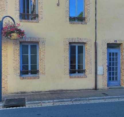 Aubigny-sur-Nere Appartement | AUBIGNY appartement centre ville 1e étage