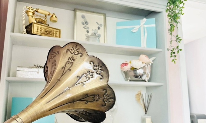 Southeast Salem Appartement | Audrey- an ode to an icon