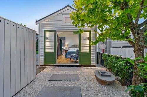 Devonport Villa | Augusta Hut