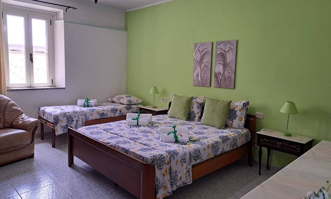 San Giovanni Suergiu Maison | Aunt Joan's