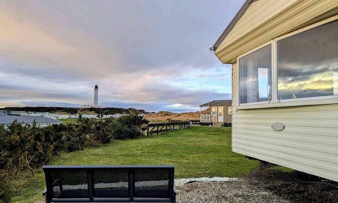 Lossiemouth Maison | Aurora on the Dunes: Coastal Stay Near West Beach with Lighthouse View. Dogs Ok!