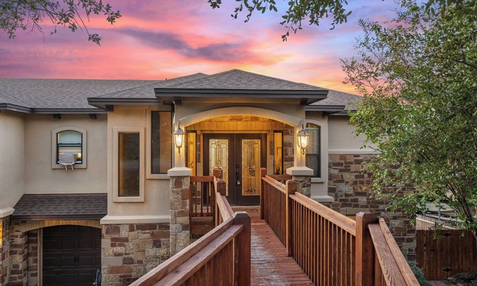 Highland Lake Estates Maison | Glam Resort Home w/Beautiful Private Heated Pool & HotTub for the Winter!