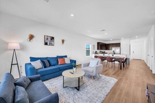 Pflugerville Maison | Austin Hideaway - King Bed, Game Room, FREE Coffee