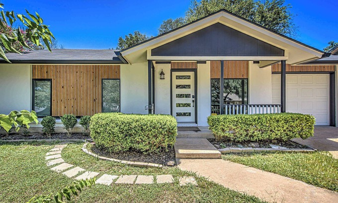 Austin Maison | Austin Highlands Retreat | 4BR Home Near SoCo + Downtown ATX