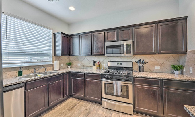Austin Maison | Austin Home ~ 12 Mi to Downtown!
