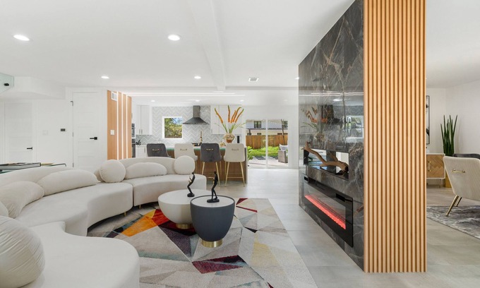 Allandale Maison | ❤️Austin Modern style❤️n5.5mi from Domainn6mi from downtown n5mi from stadiums