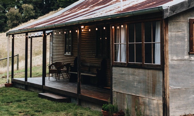 Basket Range Maison | Pickers Hut - A Country Style Featured Dream Stay