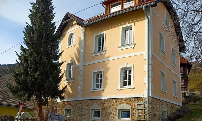 Pirk Appartement | Presbytère alpin autrichien - Belle vue sur la montagne dans un hameau agricole calme.