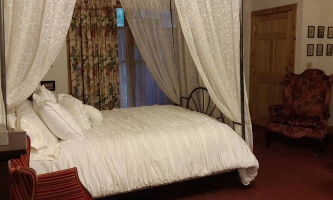 Winamac Cabine | AUSTRIAN ROOM Individual Rental