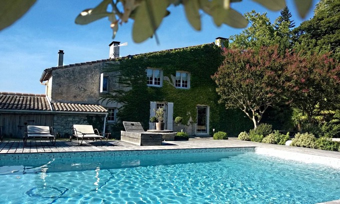 Moulis-en-Medoc Maison | Maison de charme authentique et familiale avec piscine sur un parc de 3600 m² .