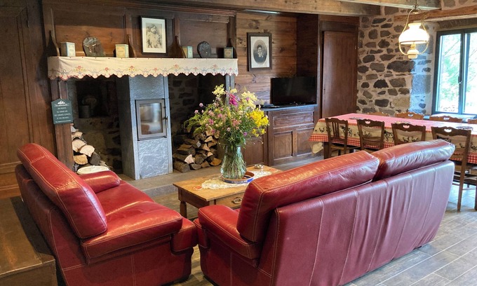 Jassat Maison | Authentique maison auvergnate au cœur du Cezallier