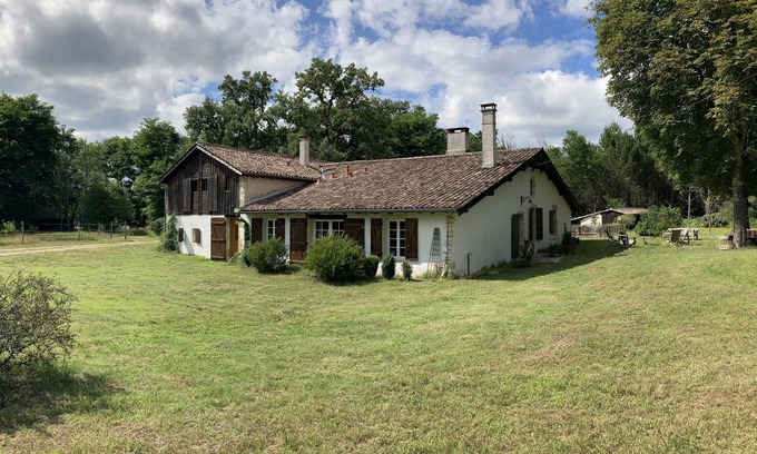 Uzeste Maison | Authentique Ferme Bazadaise, restaurée avec goût au coeur de la forêt Landaise.
