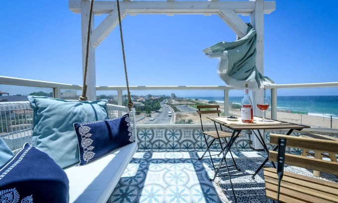 Nahariya Appartement | Authentic Beachfront Apartment by Sea N' Rent