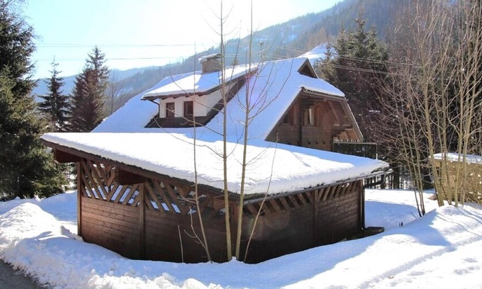 Gnesau Maison | Authentique chalet avec sauna et grand jardin