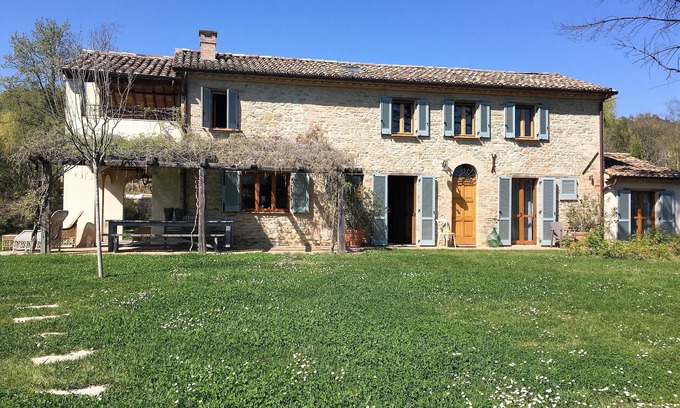 Barchi Villa | Authentique villa individuelle avec piscine de 25 km de route de la mer