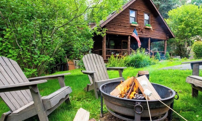 Lake Ariel Cabine | Authentic Log Cabin * Short walk to Lake & Hideout