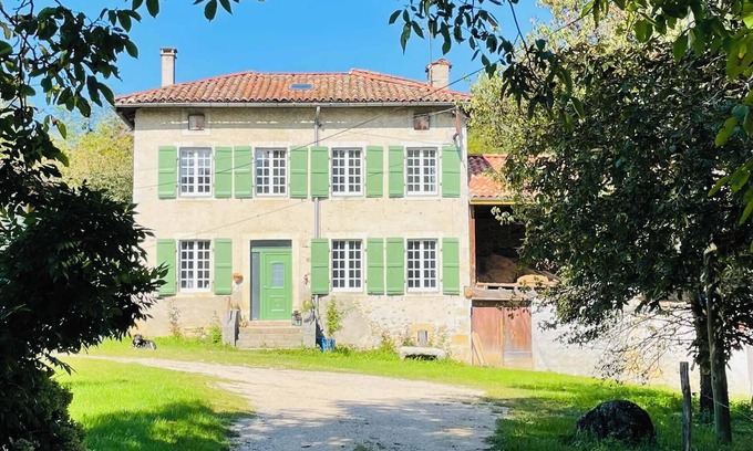 Saint-Lizier Maison | Gîte authentique et rustique dans un cadre bucolique