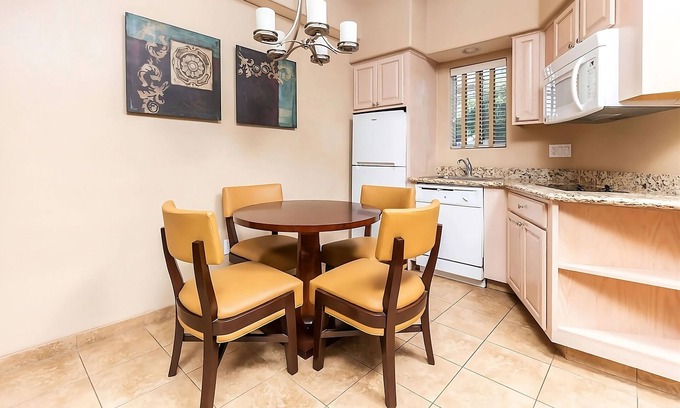 North Scottsdale Hôtel | Authentic Southwest Getaway! Full Kitchen, Swimming Pool, Free Parking!