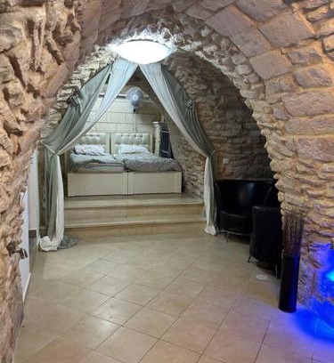Safed Old City Appartement | Authentic Tzfat Cave Tzimmer