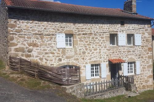 Saint-Andre-de-Chalencon Maison | Authentique Maison de campagne De la rivière
