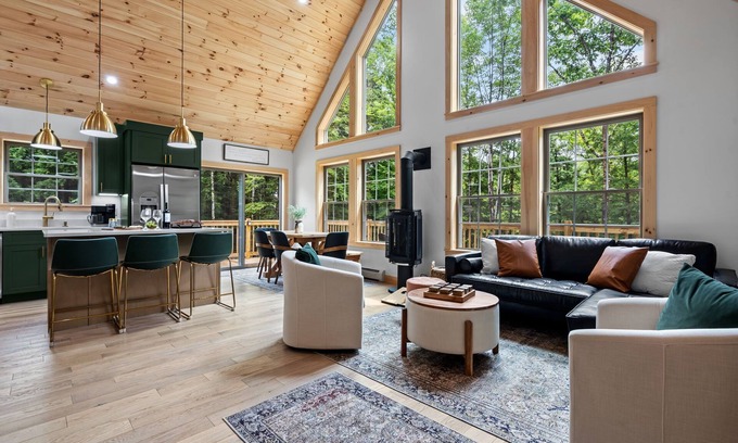 Brownfield Cabine | 4BR/2BA Riverwood Cabin 20mins to N Conway