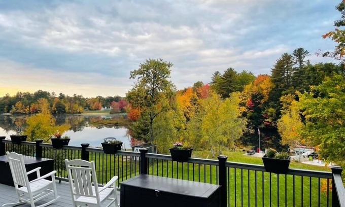 Barnstead Maison | Spring Bliss: Enchanting Lakeside Retreat & Hot Tub