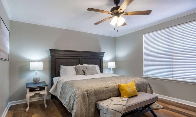 Jacksonville Maison | ~Spacious, Modern 5 Bdrm Home nr NAS Jax & Dwntn~